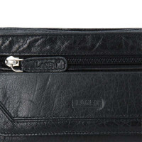 KOŽENÁ ETUE MARK ČERNÁ