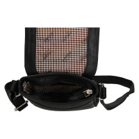 KOŽENÁ CROSSBODY VICO ČERNÁ